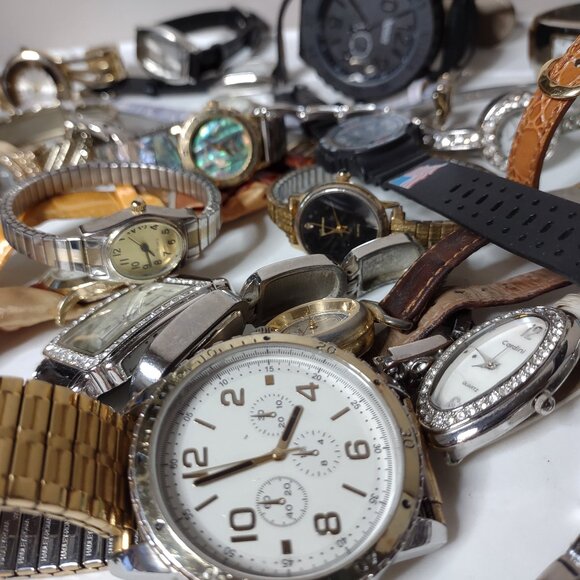 Lot Of Over 25 Untested Watches - Picture 1 of 10